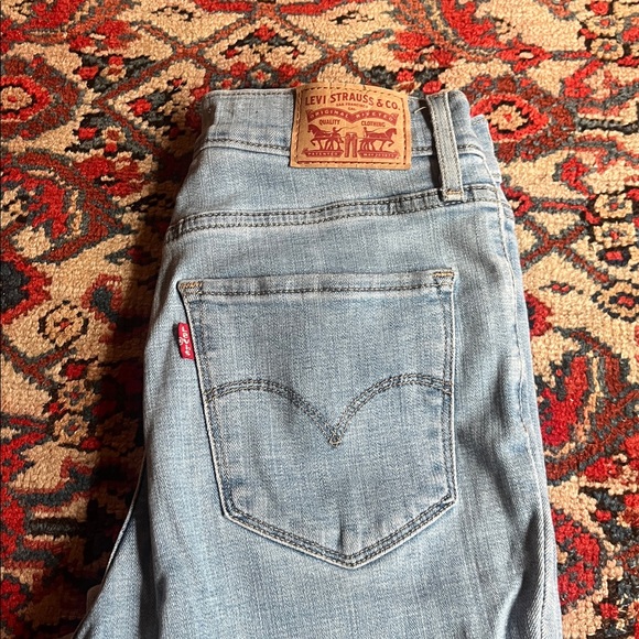Levi's High Rise Straight Jean - Picture 4 of 4